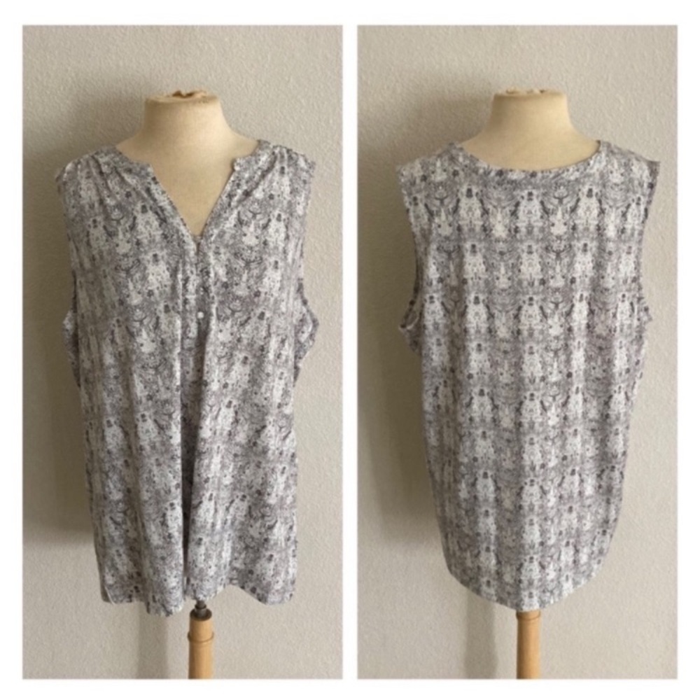 ❤️$5 Carolina Belle sleeveless blouse